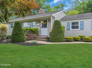 11 Westwood Dr, Lincroft, NJ