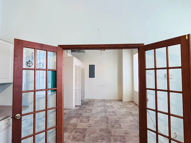 109 W McPherson St — Photo 3