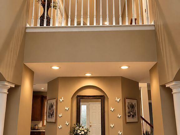 4th image of 946 Brighton Crest Cir