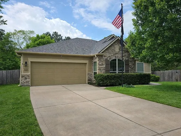 300 Pine Mist Ln, Conroe, TX 77304