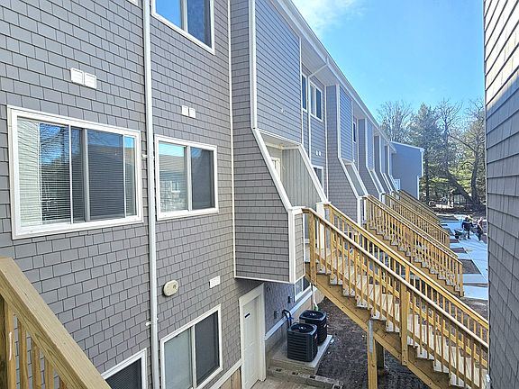 5th image of 44 Warner St #B2