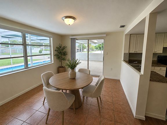 4th image of 6945 Twilite Dr