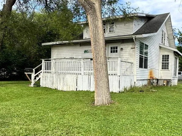 1702 Guion St, Ottawa, IL 61350