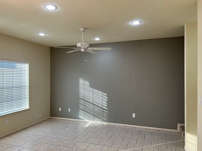 1701 Phoenix St — Photo 14