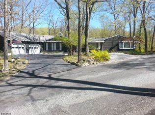 12 Deer Run, Andover, NJ 07821