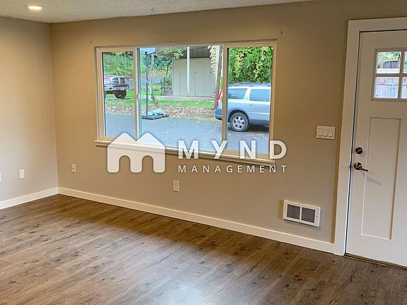 2nd image of 1417 Van Buren St