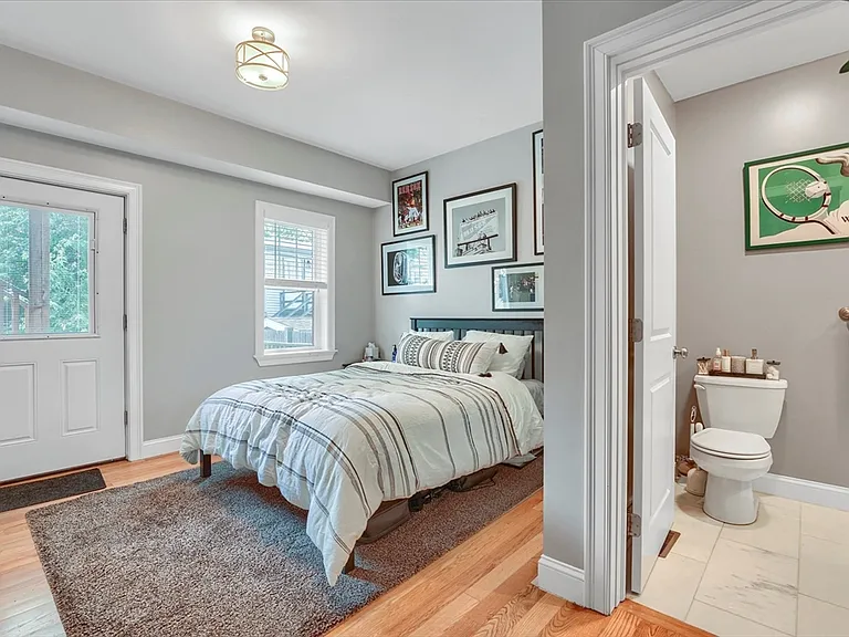 46 Port Norfolk St #1 — Photo 15