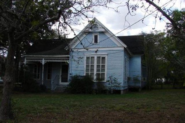 2nd image of 414 Oconnor St