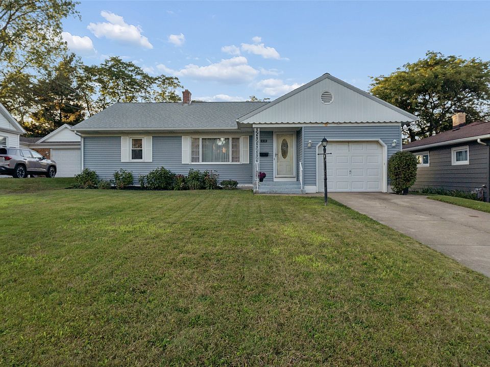 1st image of 1638 W 40th St