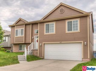 16877 Browne St, Omaha, NE 68116