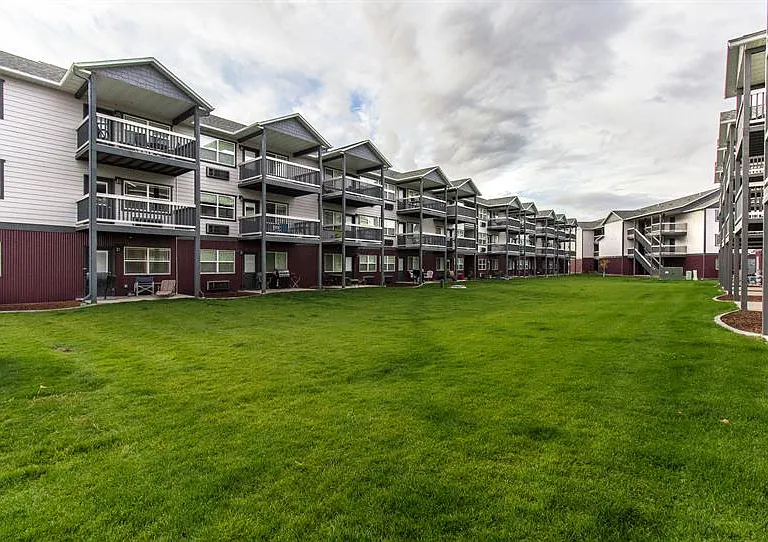 Tollefson Apartments — Photo 2