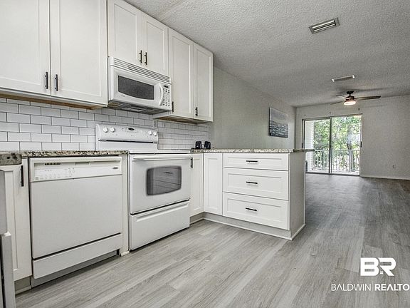 3rd image of 25957 Canal Rd #203