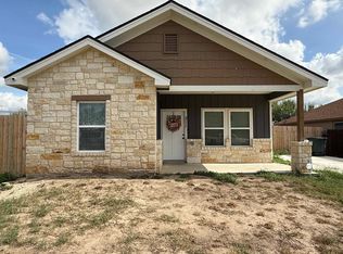 311 E Adobe St, Del Rio, TX 78840