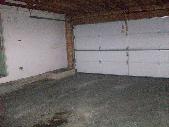 4th image of 24676 Fairgrove Dr