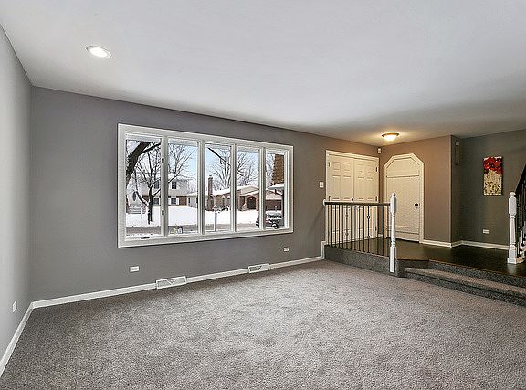 5th image of 22463 Imperial Dr