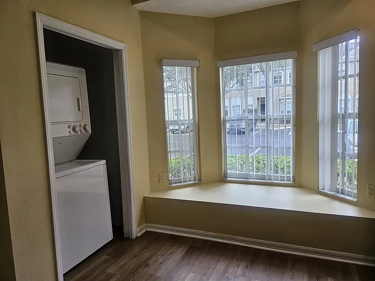 10106 Belleville Pl — Photo 40