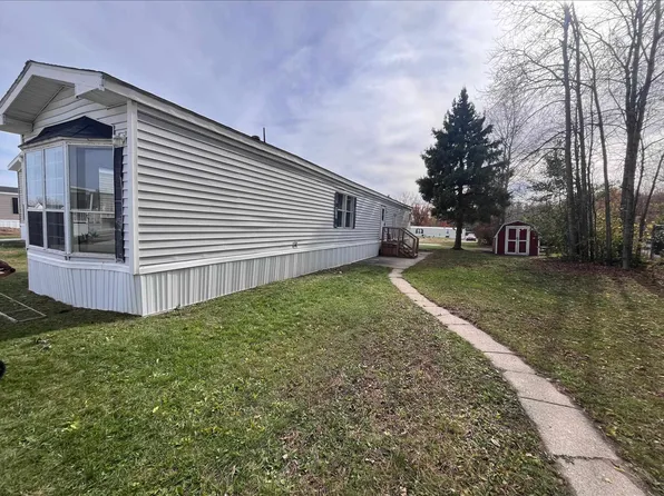 1147 Barnswood Ct, Mount Pleasant, MI 48858