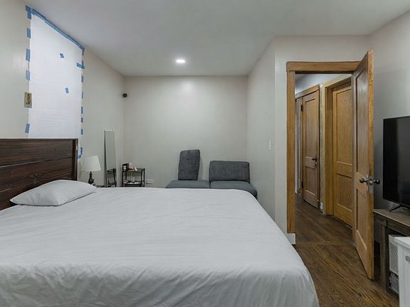 5th image of 3402 W Lexington St