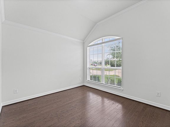 5th image of 13318 Spruce Orchard Ct