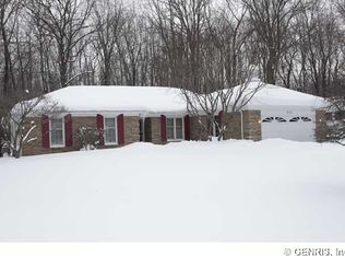 806 Lithuanica Ln, Webster, NY 14580