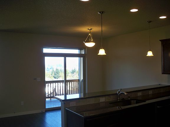5th image of 5924 NE 47th St