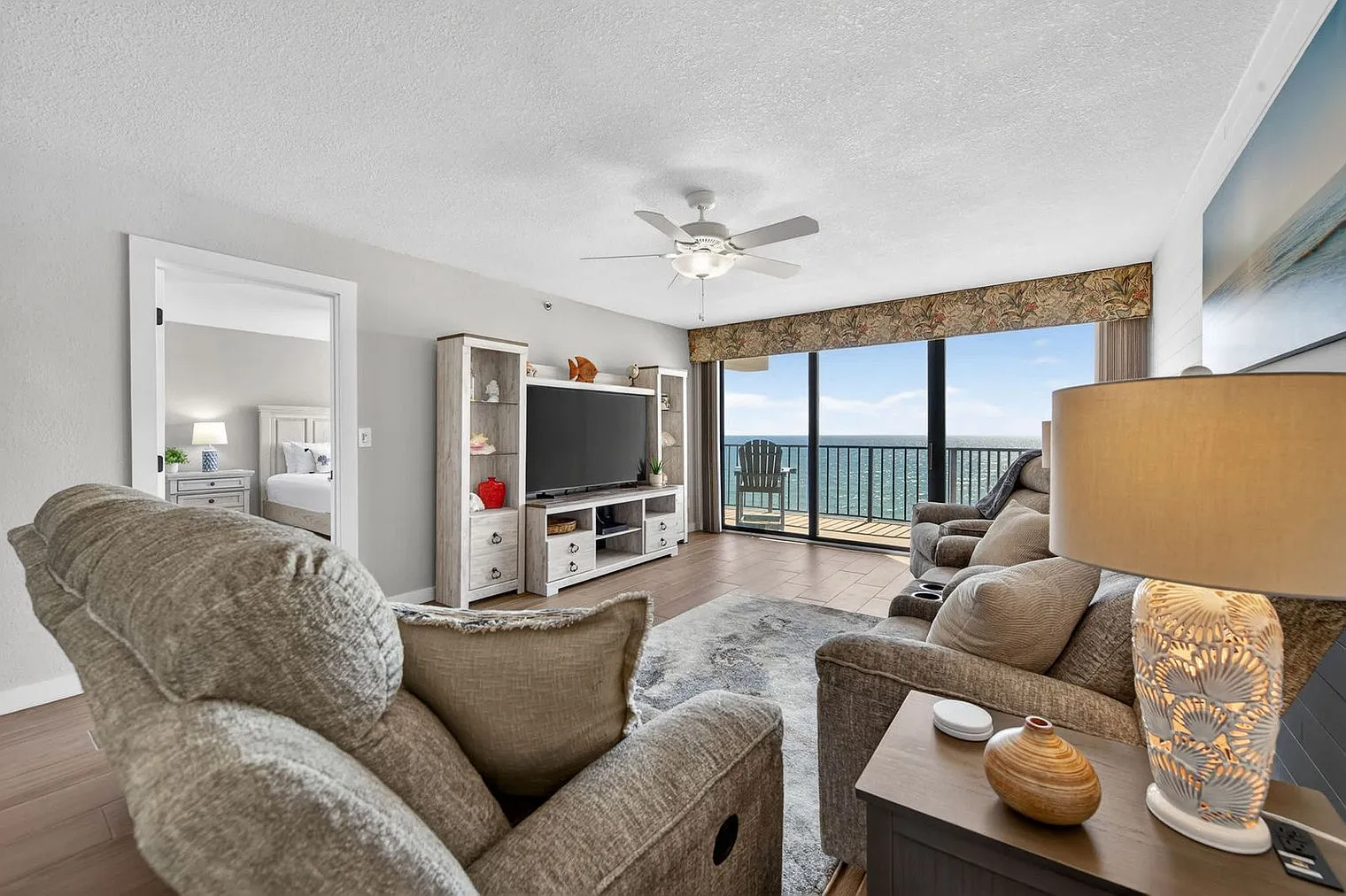 2 bed, 2.0 bath, $5,278 — Photo 4