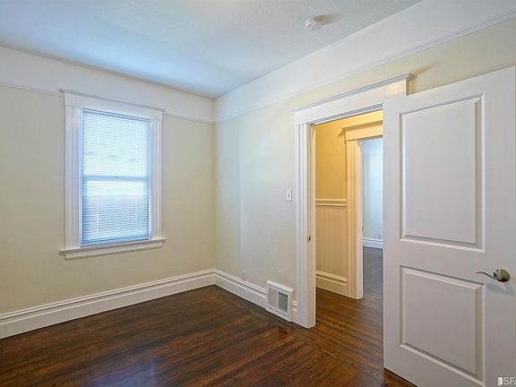 5th image of 1043 Ingerson Ave