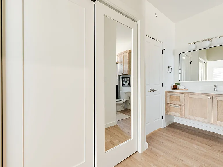 B12 Apartments — Photo 18