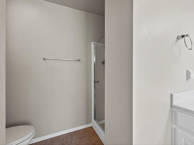 12007 S Vine St — Photo 23