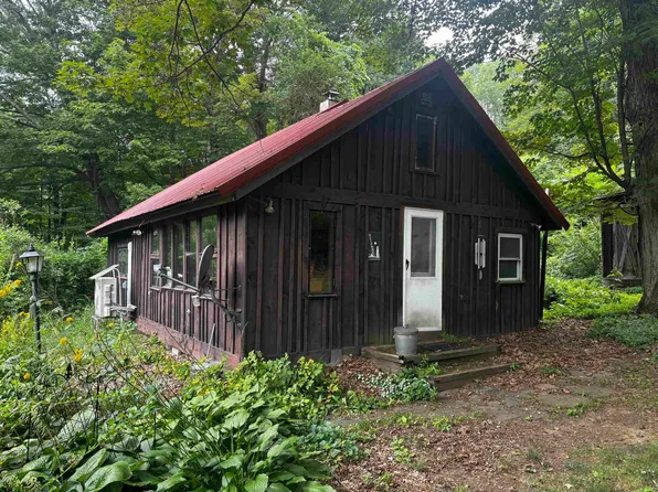 83 Johnnycake Road, Westmoreland, NH 03467