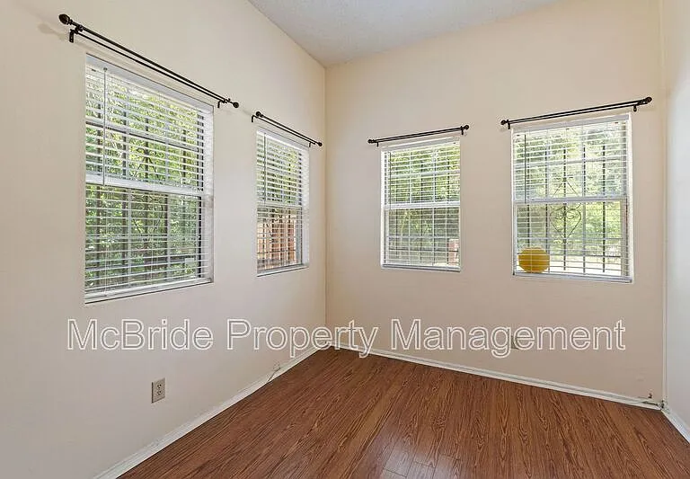 1739 Cornell Dr — Photo 24