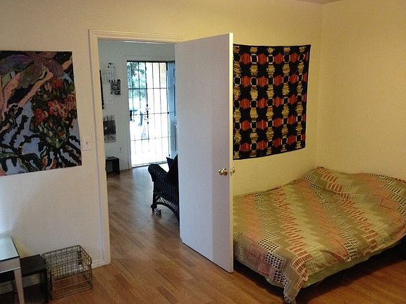 4th image of 2639 Rich St