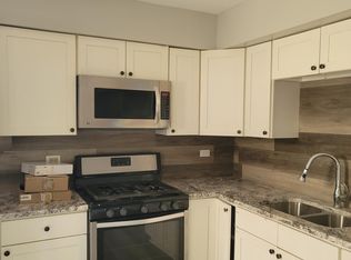 2100 S 1st Ave APT 3C, Maywood, IL 60153