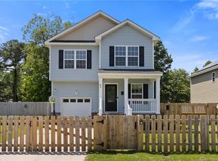 82 Beacon Rd, Portsmouth, VA 23702