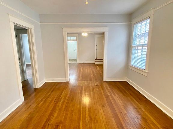 3rd image of 2209-2211 Broadway St