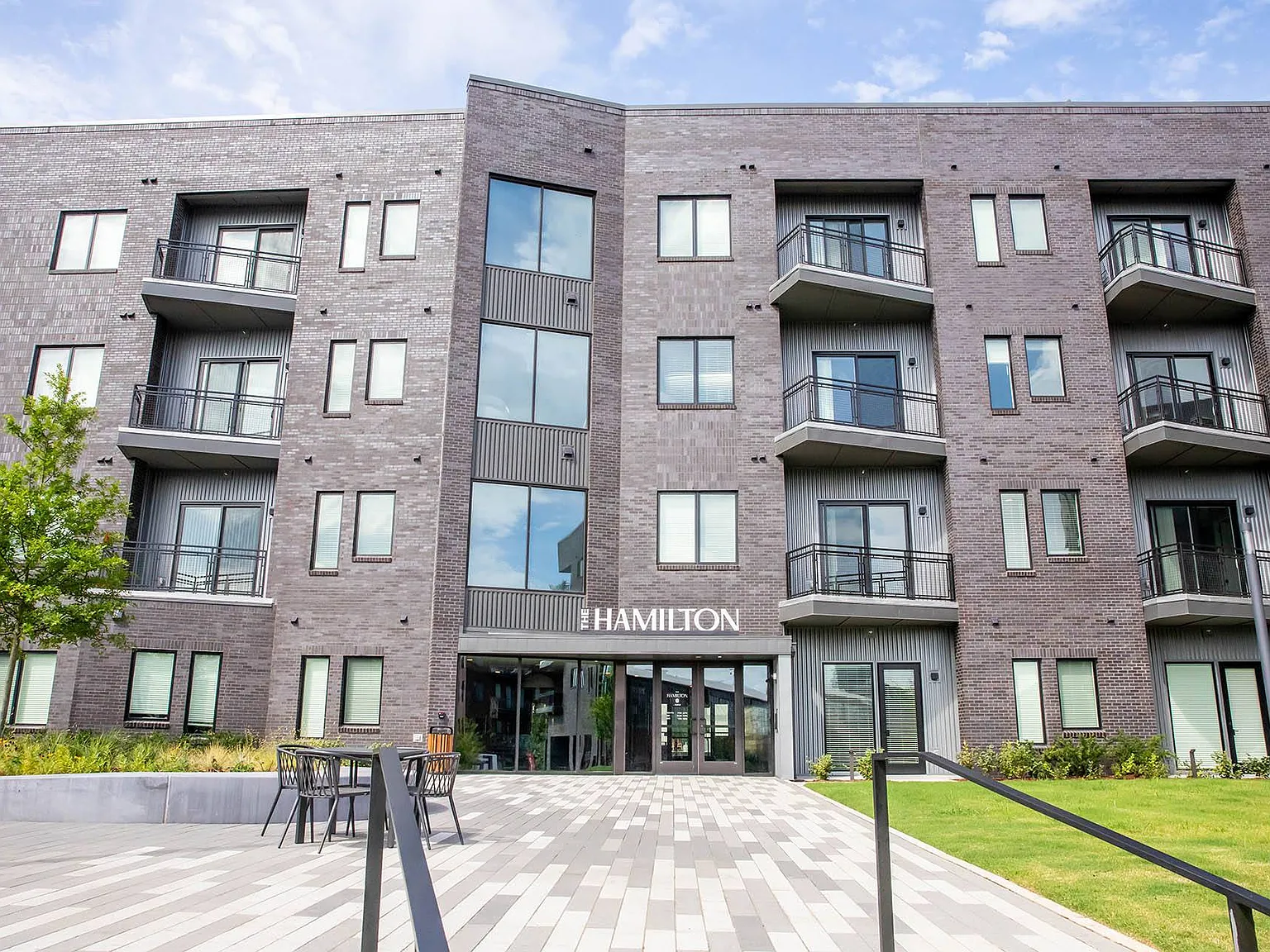 The Hamilton and Hume House Apartments — Photo 1