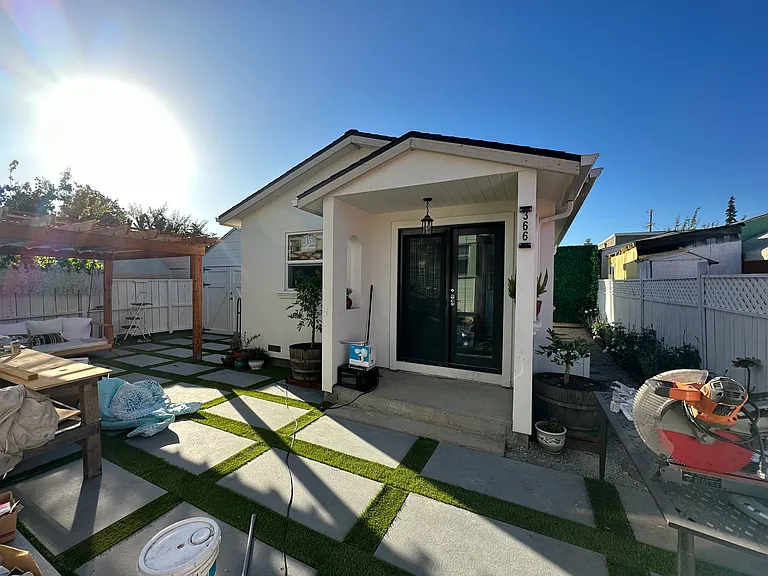 364 Belleview Dr #B — Photo 1