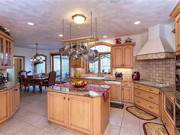 5th image of 5942 Shady Hollow Dr