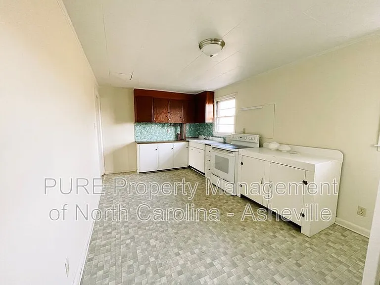 740 Reservoir Rd — Photo 5