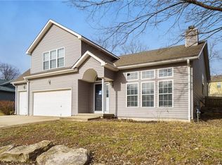 6922 NW Pleasant View Ct, Kansas City, MO 64152