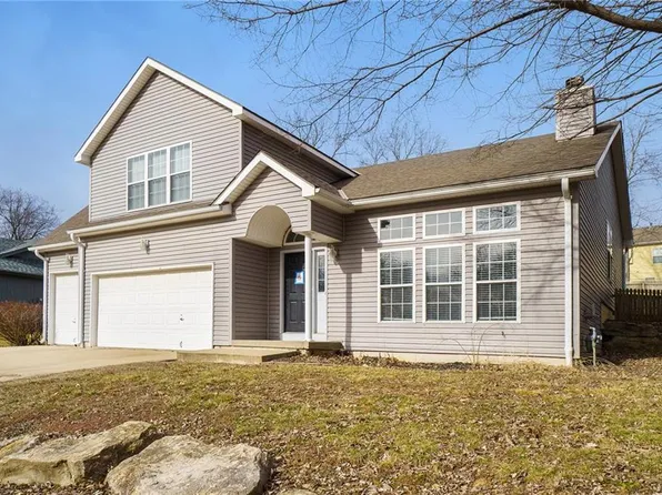 6922 NW Pleasant View Ct, Kansas City, MO 64152