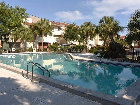5th image of 302 Port Royal Way