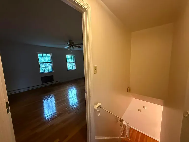 60 Lake St #I — Photo 11