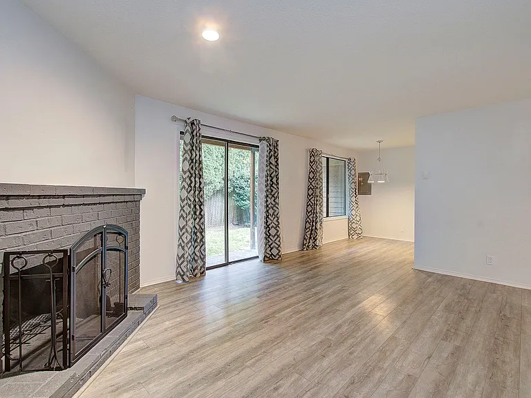 607 SE 121st Ave #39 — Photo 3