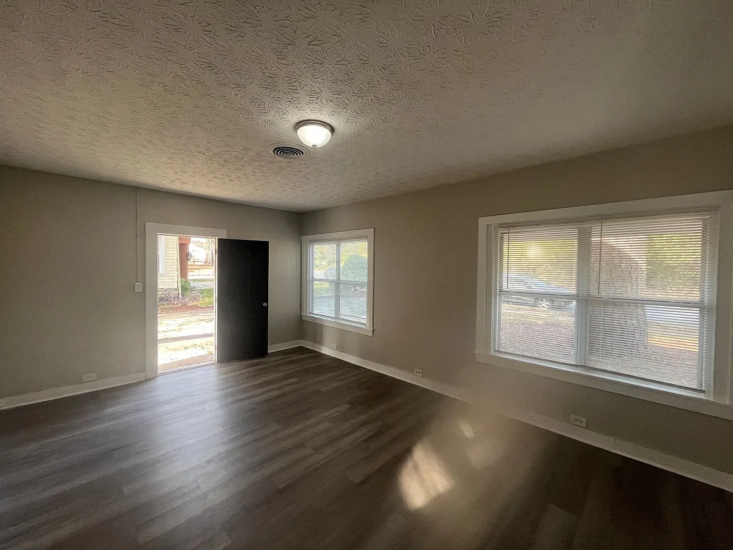 Nice Midtown Columbus, GA 4 Bedroom / 1.5 Bathroom Home for Rent — Photo 4