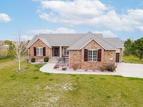 2nd image of 300 Sienna Dr