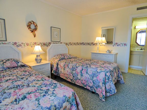 5th image of 415 Ocean Creek Dr