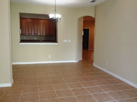 Living Room/Dining Area