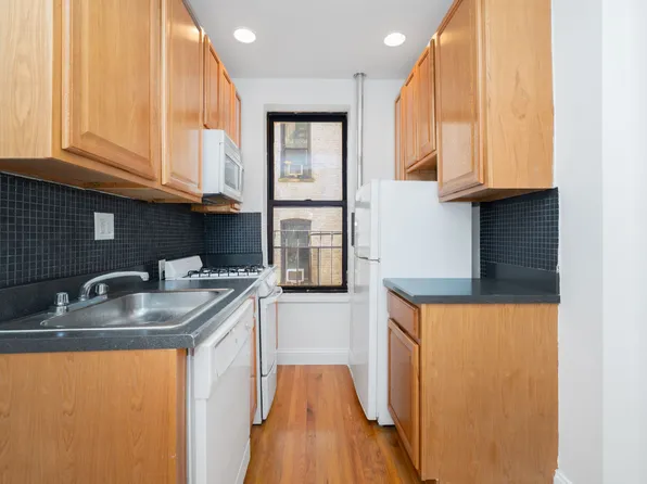 659 West 162nd Street image 1 of 10