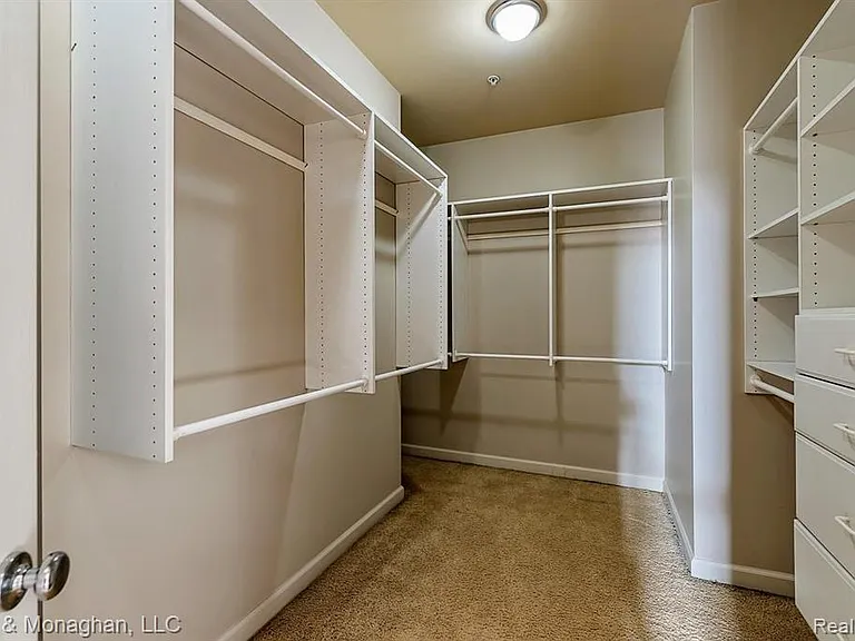 2210 Attard — Photo 23
